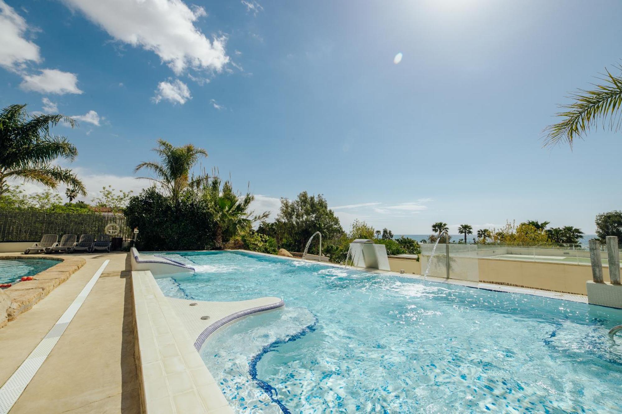 Alannia Els Prats Hotel Mont-roig del Camp Bagian luar foto