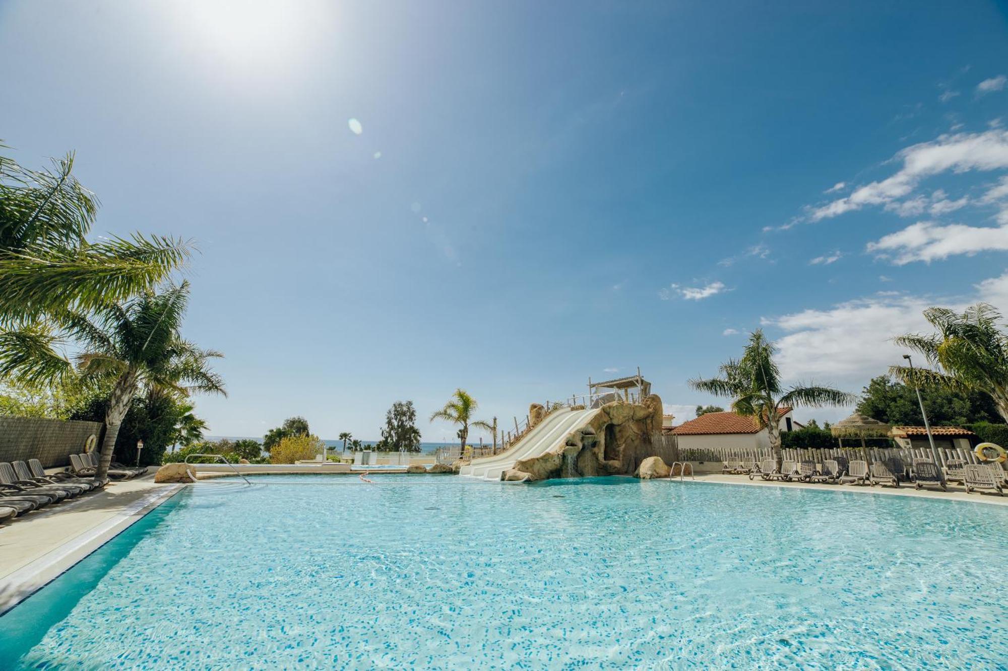 Alannia Els Prats Hotel Mont-roig del Camp Bagian luar foto
